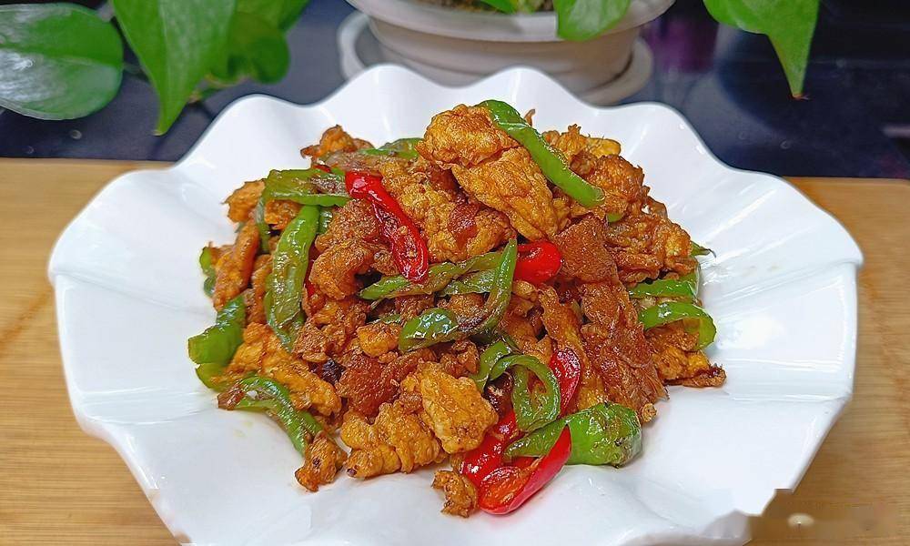 尖椒炒鸡蛋怎么炒<strong></p>
<p>炒币怎么炒</strong>?是先炒鸡蛋还是炒辣椒?教你正确做法下饭真香