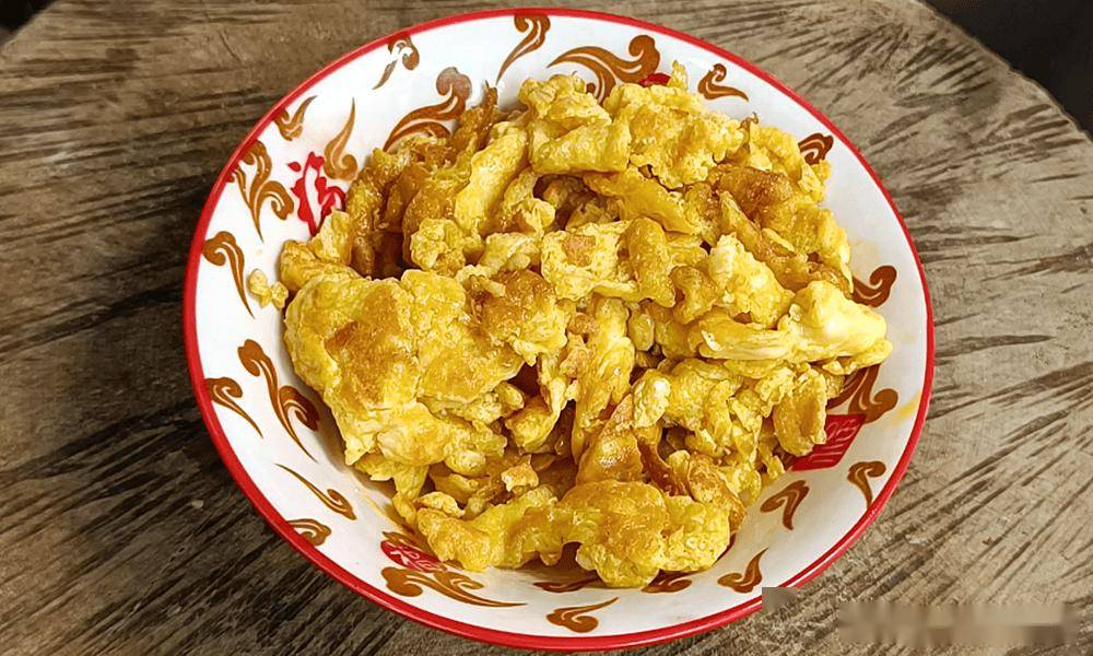 尖椒炒鸡蛋怎么炒<strong></p>
<p>炒币怎么炒</strong>?是先炒鸡蛋还是炒辣椒?教你正确做法下饭真香