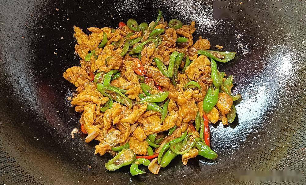 尖椒炒鸡蛋怎么炒<strong></p>
<p>炒币怎么炒</strong>?是先炒鸡蛋还是炒辣椒?教你正确做法下饭真香