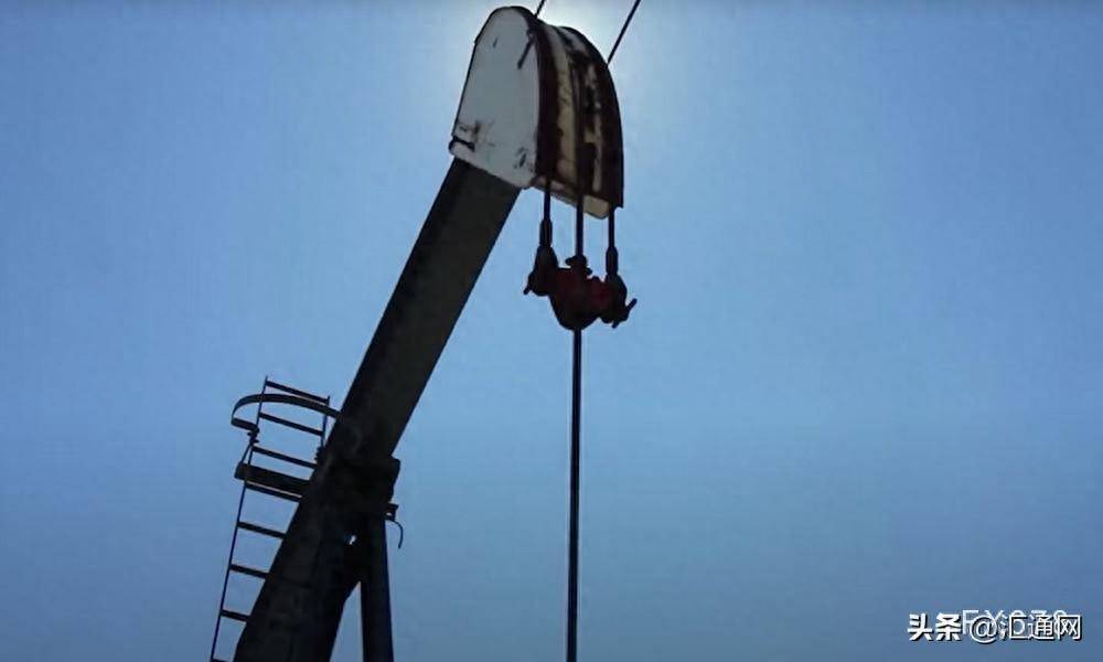 原油交易提醒：消费者信心指数拖累油价，技术面多重强阻力压制