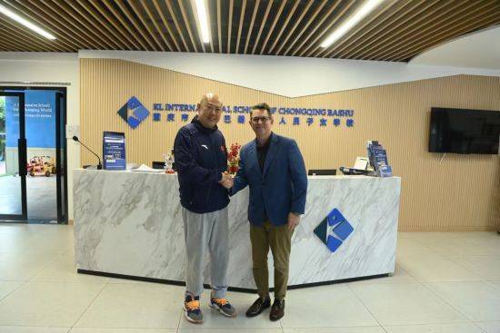 原国家女子拳击队教练张旭光一行调研诺林巴蜀