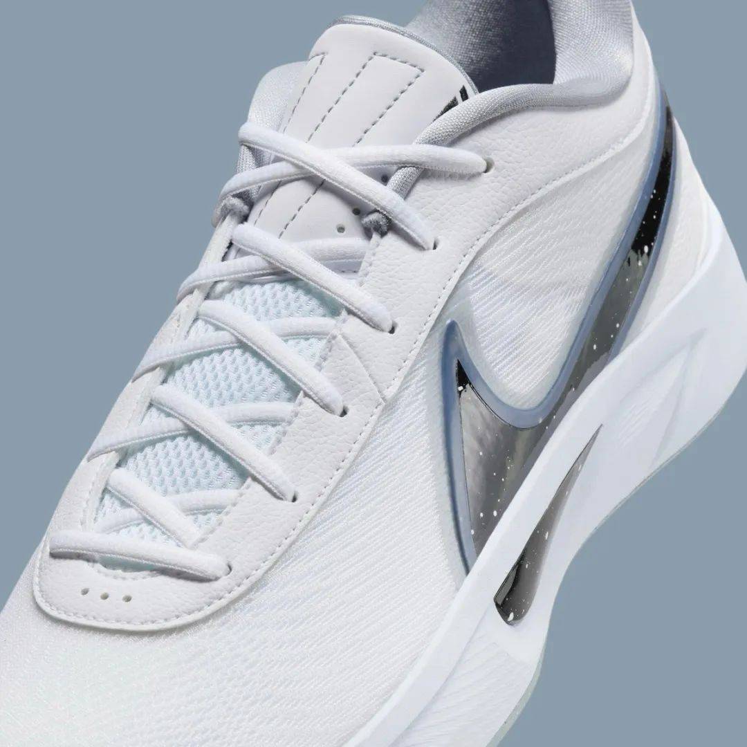 官方也玩谐音梗<strong></p>
<p>cny</strong>！字母哥6代CNY配色有点意思