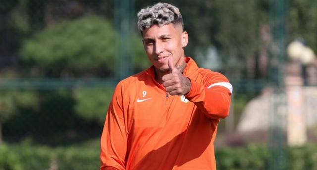 鲁能官方宣布提前续约克雷桑，转会费1500万人民币