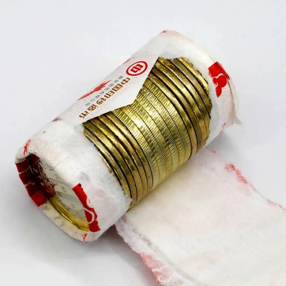 注意！龙币和京剧纪念币大涨<strong></p>
<p>币安币</strong>，卷币里发现其他币！