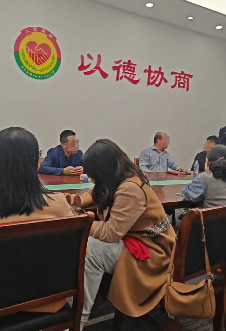 苏州知名艺术培训机构宣布破产<strong></p>
<p>币安ico</strong>,老板下跪称“绝不跑路”,事发前安排活动消耗课时费