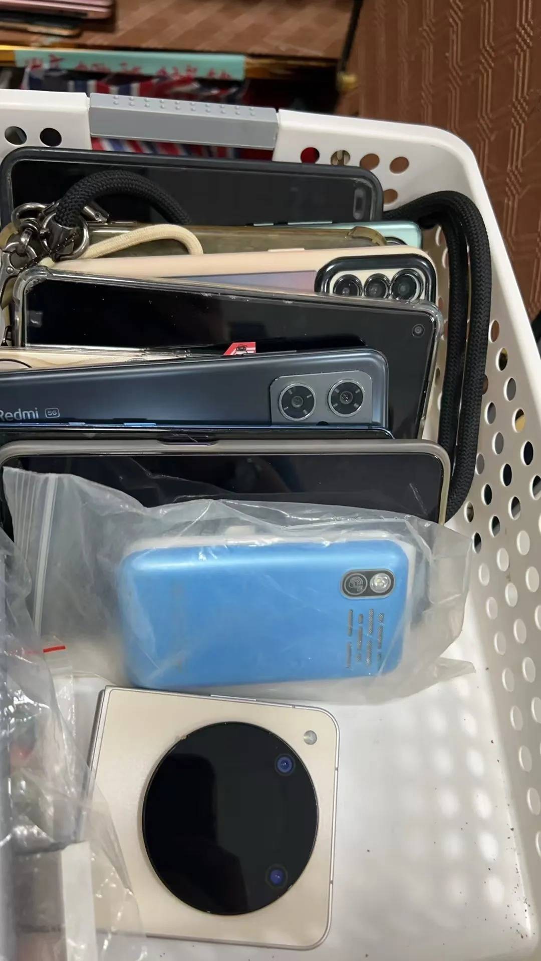 广州南站:900多台手机无人认领<strong></p>
<p>币安ico</strong>!12306可查询