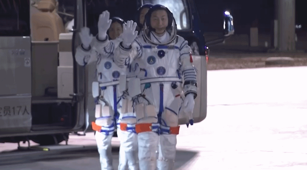 “90后”初上太空<strong></p>
<p>币安网交易平台</strong>!见证高燃瞬间 神舟十九号发射精华浓缩版→