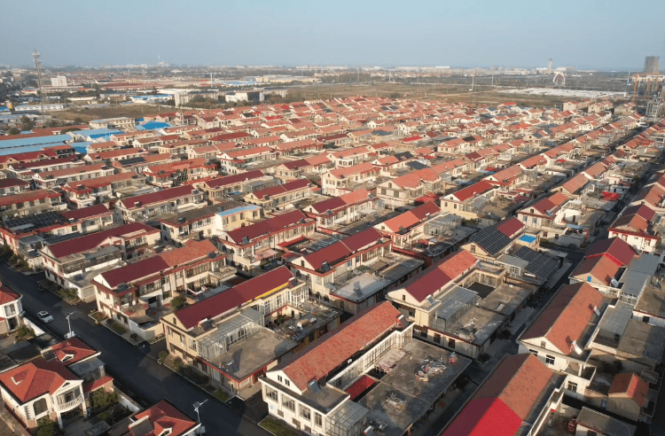 他被抓当晚有老百姓放鞭炮庆祝<strong></p>
<p>币安网交易平台</strong>,探访江苏第一位农民副县长“三蟒”豪宅