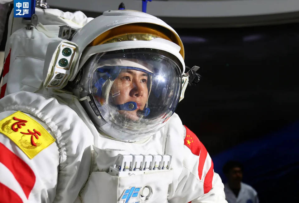 杨利伟飞天时王浩泽还在上初中<strong></p>
<p>币安网交易平台</strong>!90后女航天员:没有什么事情是女孩子不能做的