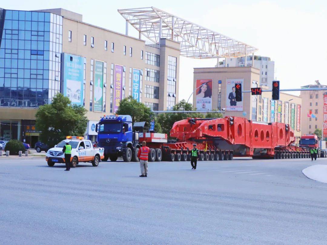 “巨无霸”再现江西<strong></p>
<p>币安官方网站</strong>!这回重达428吨!