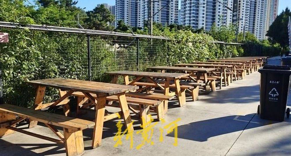 秦皇岛一网红夜市被指违规占用规划绿地却经营4年之久<strong></p>
<p>币安官方网站</strong>,当地回应:无审批手续 | 刚调查