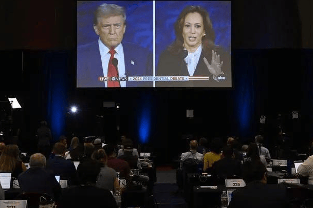 一夜之间<strong></p>
<p>币安官方网站</strong>,哈里斯丑闻传遍全球!最后时刻,特朗普将彻底翻身?