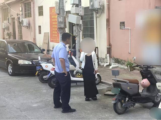 一女子肇事逃逸后仍去逛街<strong></p>
<p>币安市值</strong>,被抓后竟称:是路人劝我走的