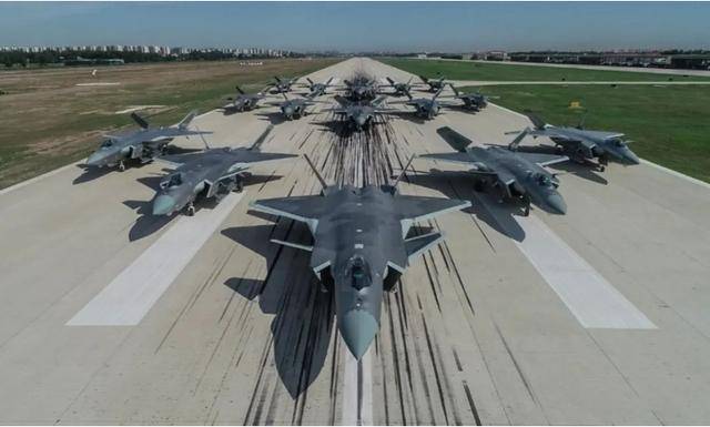 解放军西部战区拉出15架歼-20<strong></p>
<p>安币数字货币</strong>,印度空军20年追不上!