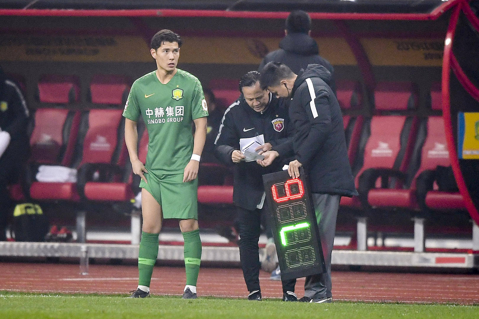 国足大名单公布后<strong></p>
<p>币安币怎么玩</strong>,26岁的挪甲头号射手侯永永落选引发争议