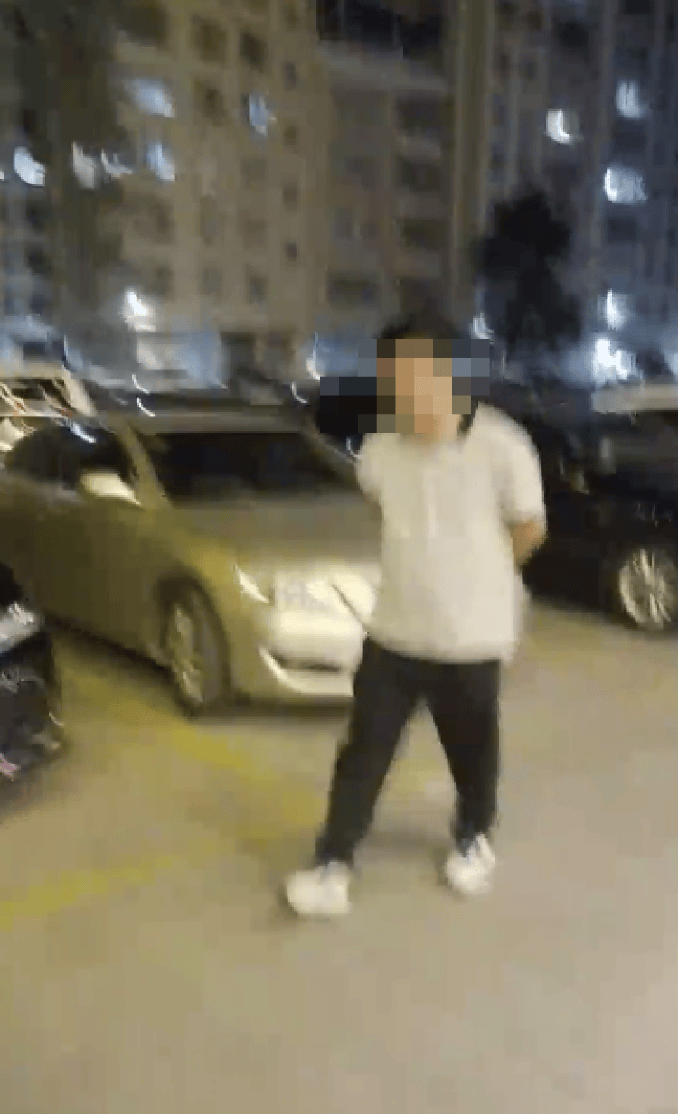 广东茂名高三女生从教学楼跳下<strong></p>
<p>币安老板</strong>,家属称留有遗书,学校:正在协商