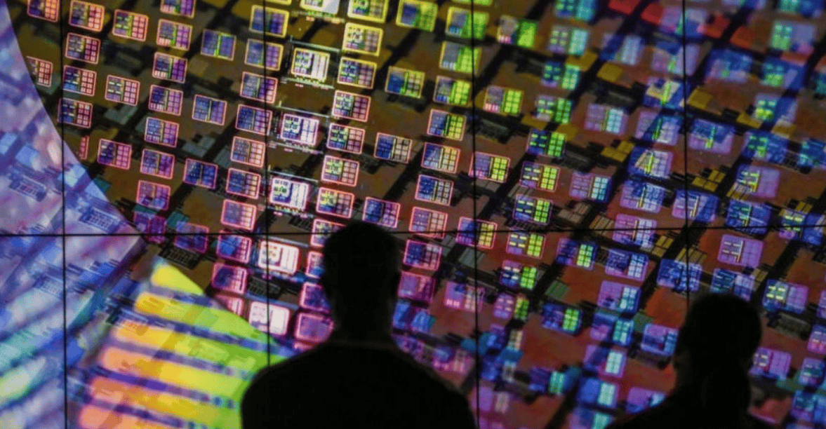 “两面三刀”？捷克先与蔡英文逼近红线<strong></p>
<p>币安老板</strong>，后又访华对我方交底？