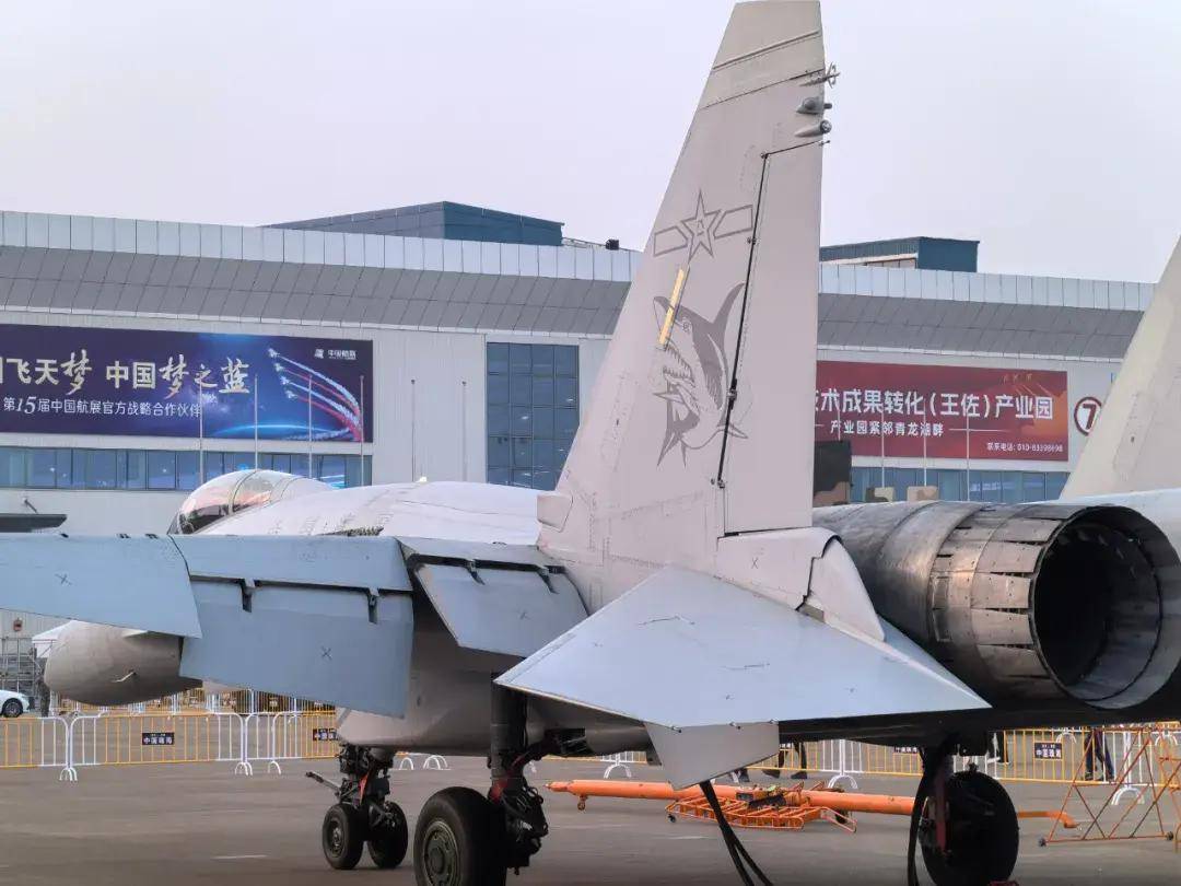 6型侧卫齐聚珠海<strong></p>
<p>币安eth</strong>!歼-16和苏-35S孰强孰弱?歼-15T才是最强侧卫?