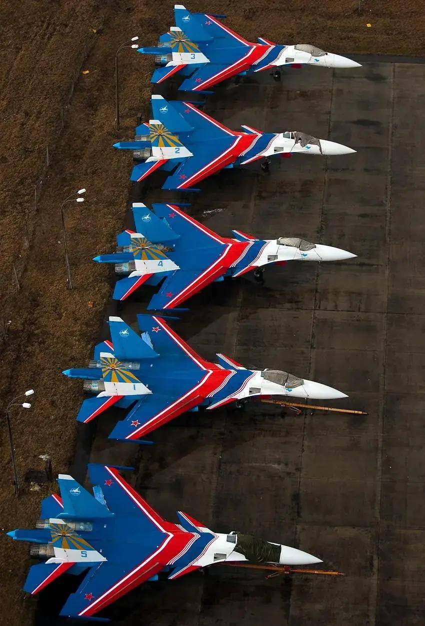 6型侧卫齐聚珠海<strong></p>
<p>币安eth</strong>!歼-16和苏-35S孰强孰弱?歼-15T才是最强侧卫?