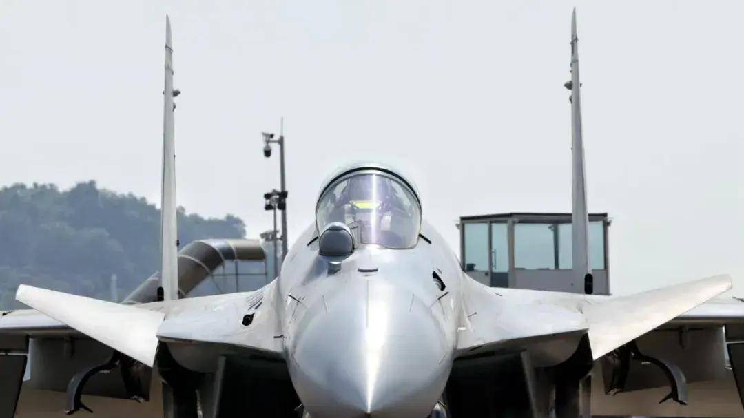 6型侧卫齐聚珠海<strong></p>
<p>币安eth</strong>!歼-16和苏-35S孰强孰弱?歼-15T才是最强侧卫?