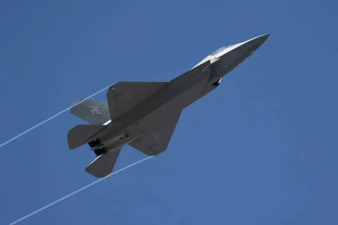 人民空军“三剑客”将升级为“四剑客”<strong></p>
<p>Binance官网</strong>!歼-35A试验试飞过程公开:动则灵、静则稳