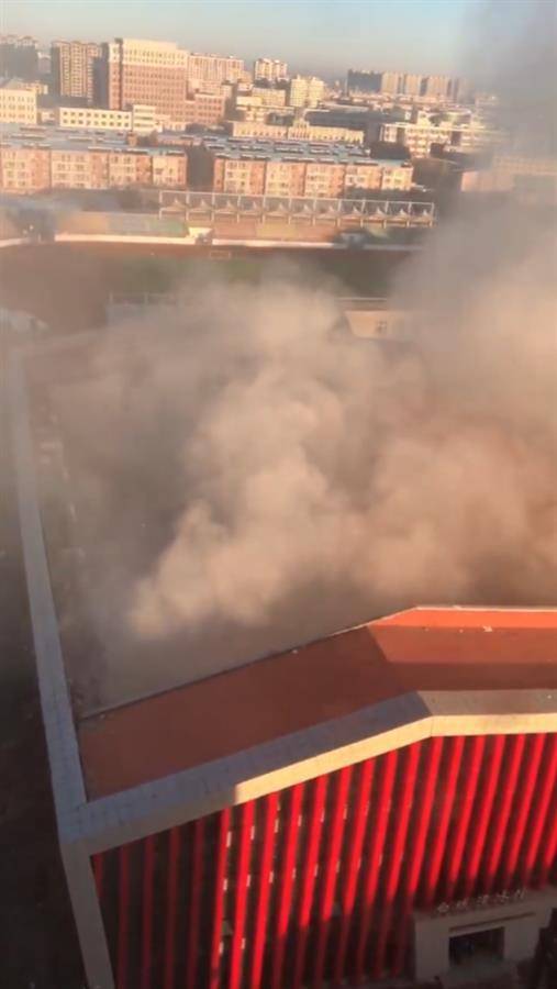 吉林白城滑冰馆楼顶发生坍塌<strong></p>
<p>币安币商</strong>,项目投资超5000万元,当地:暂无伤亡,正调查