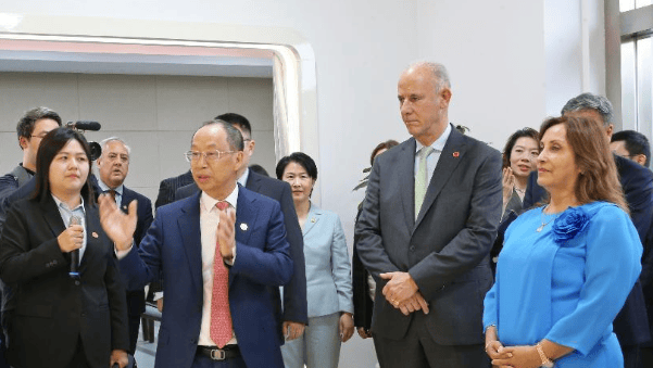 中方专机连夜起飞<strong></p>
<p>币安币商</strong>,赶在拜登卸任之前,带400人闪现美国大后方