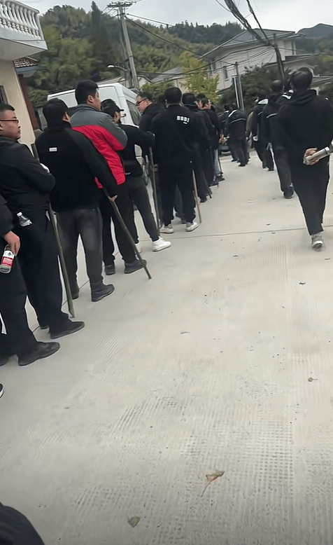 浙江诸暨重大刑案54岁徐一平在逃<strong></p>
<p>币安交易流程</strong>,警方悬赏3万追凶!村民:他杀妻并碎尸