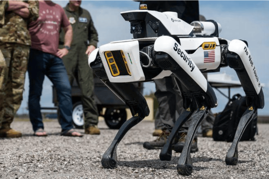 轮到美国人抗议了！国产机械狗已经不简单了<strong></p>
<p>安币资本</strong>，没想到机器狼群更勇猛！