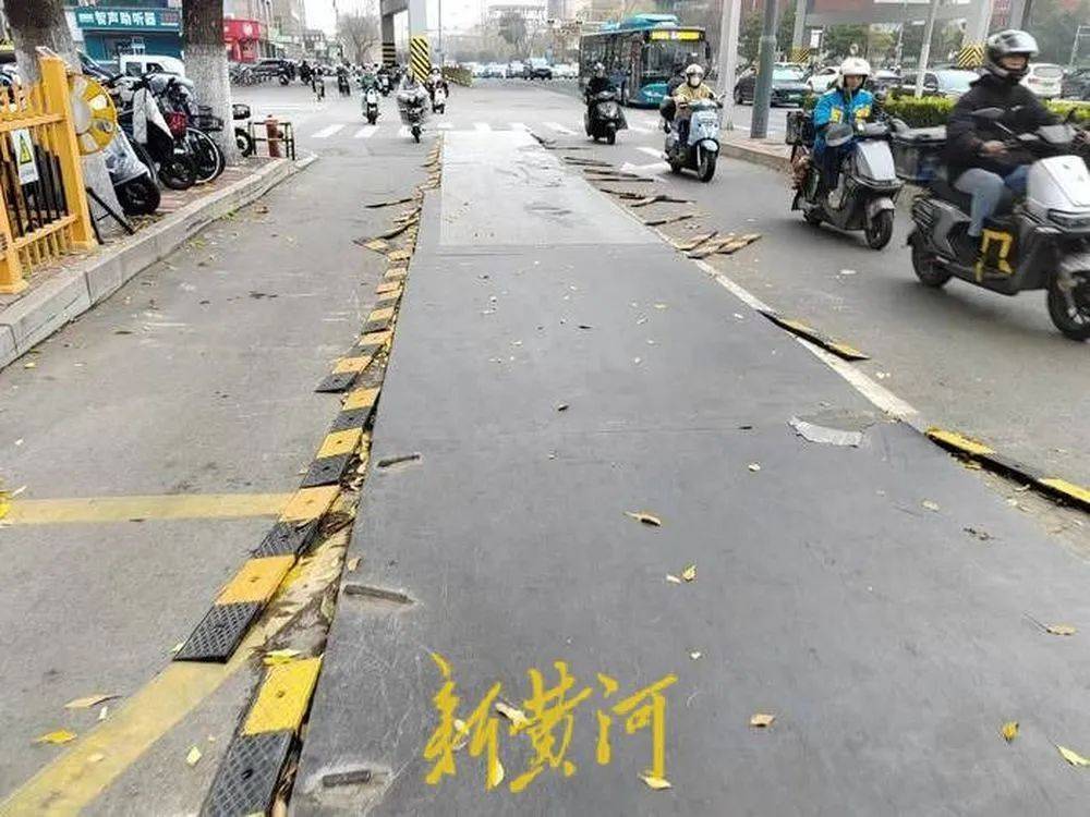 济南一路段钢板湿滑<strong></p>
<p>狗狗币安卓钱包</strong>,小伙儿摔伤毁容,多方回应