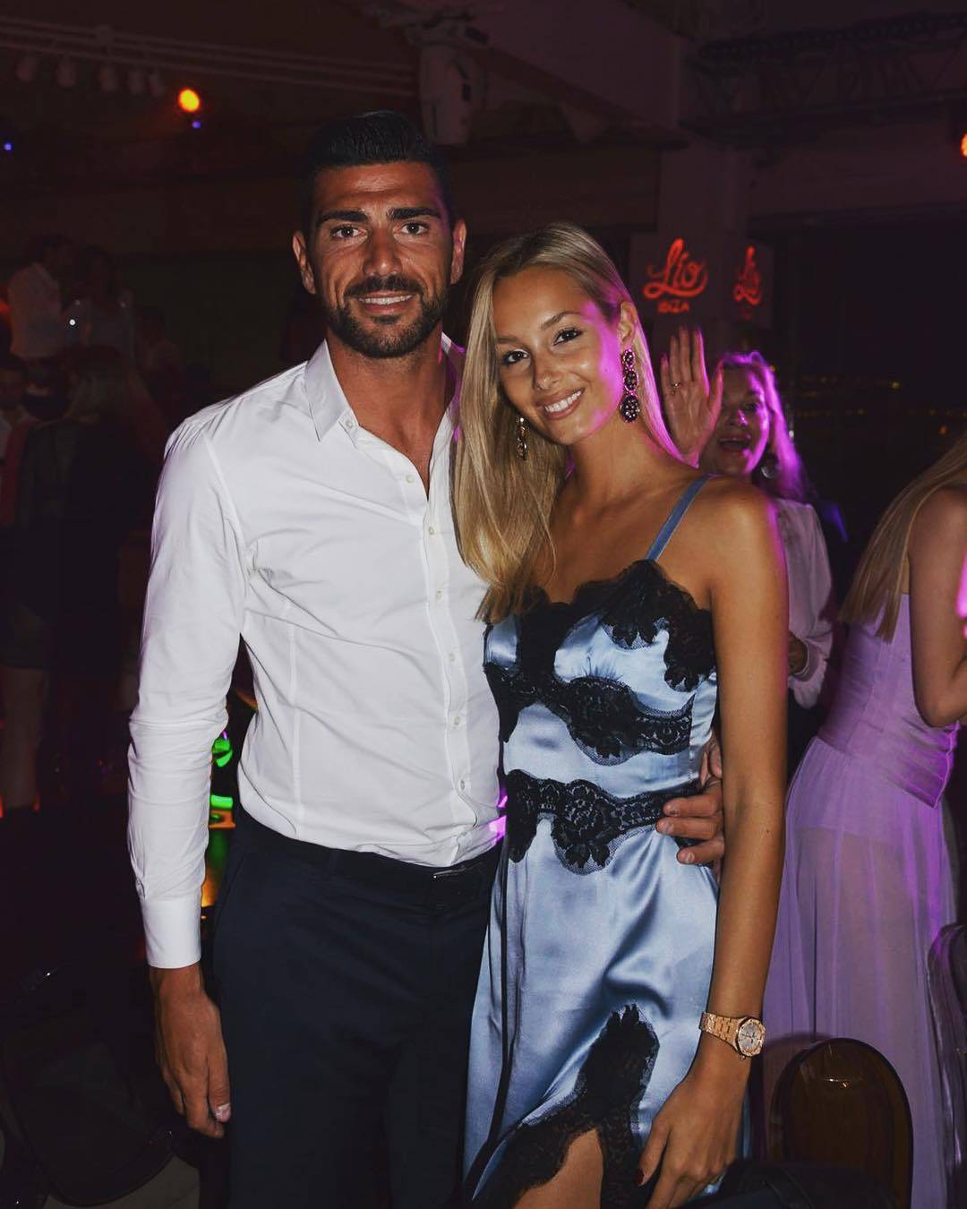 12年爱情故事落幕<strong></p>
<p>币安汇率</strong>!瓦尔加:我和佩莱已经决定分手