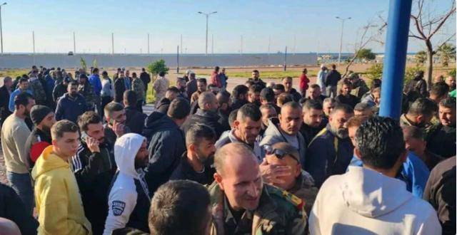 多国雇佣兵参战<strong></p>
<p>币安最新消息</strong>,叙军悍将出山,万人高呼参军,阿勒颇首战大捷