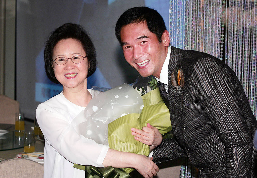 琼瑶翩然离世<strong></p>
<p>币安最新消息</strong>，留下比言情小说更多的思考