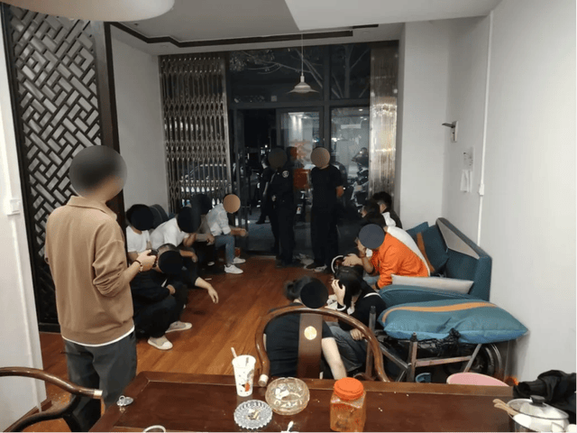 昆明警方披露:多人聚集<strong></p>
<p>币安币线图</strong>,竟然在干这件事,被“一锅端”!现场曝光……