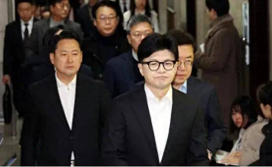 尹锡悦险中求稳：戒严风波逆转<strong></p>
<p>币安币线图</strong>，国民力量党撑腰，李在明盼破局！