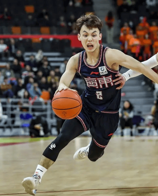 双枪！徐杰28+6撑起广东后场 黄荣奇9+5化身奇兵