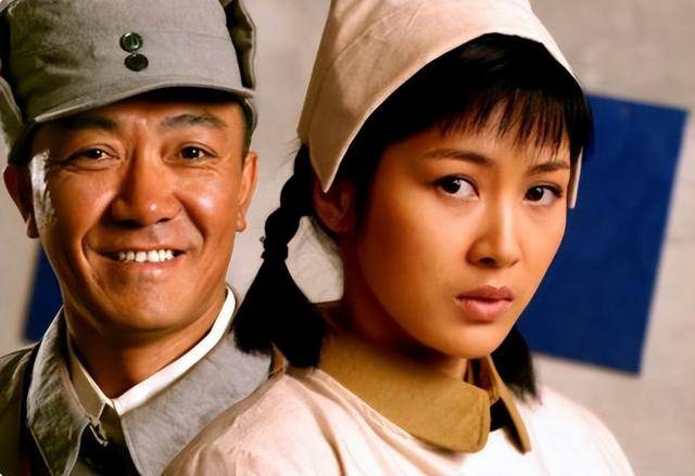 富商周旭辉<strong></p>
<p>货币与币安</strong>,44岁娶小12岁女星童蕾,获刑3年后,妻女过得如何?