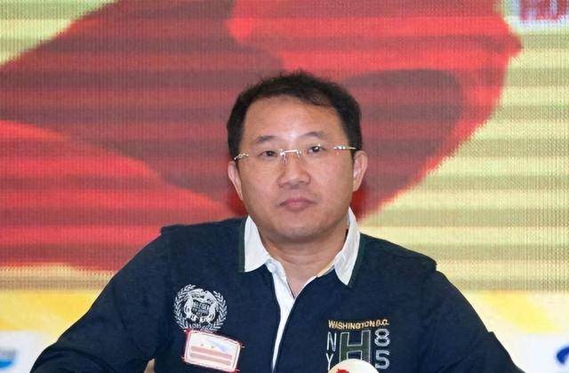 富商周旭辉<strong></p>
<p>货币与币安</strong>,44岁娶小12岁女星童蕾,获刑3年后,妻女过得如何?