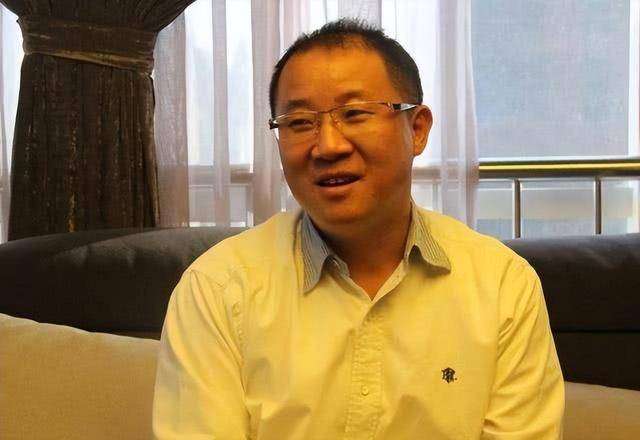 富商周旭辉<strong></p>
<p>货币与币安</strong>,44岁娶小12岁女星童蕾,获刑3年后,妻女过得如何?