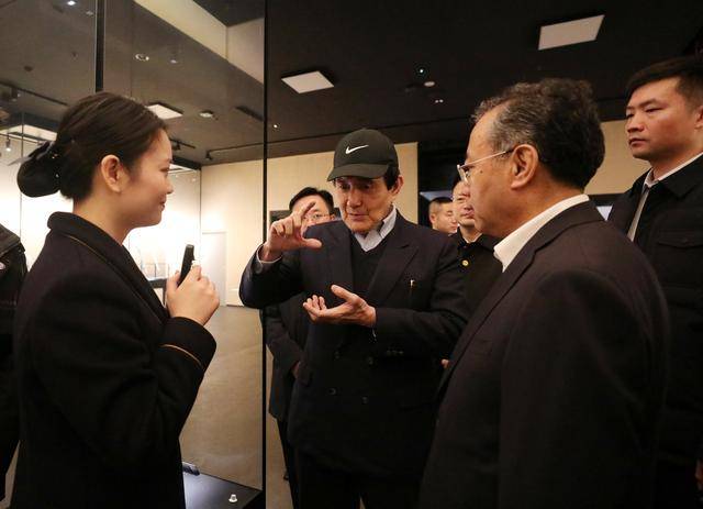 马英九:身为炎黄子孙绝不能数典忘祖<strong></p>
<p>货币与币安</strong>,任何“去中国化”行径都不会成功