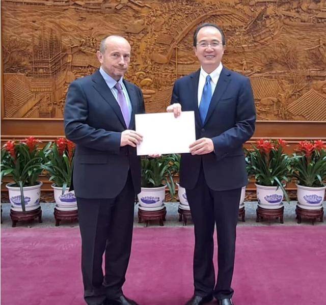 安理会争吵<strong></p>
<p>币安钱包地址</strong>，中方话音刚落，乌驻华大使被免职，基辅政策有变？