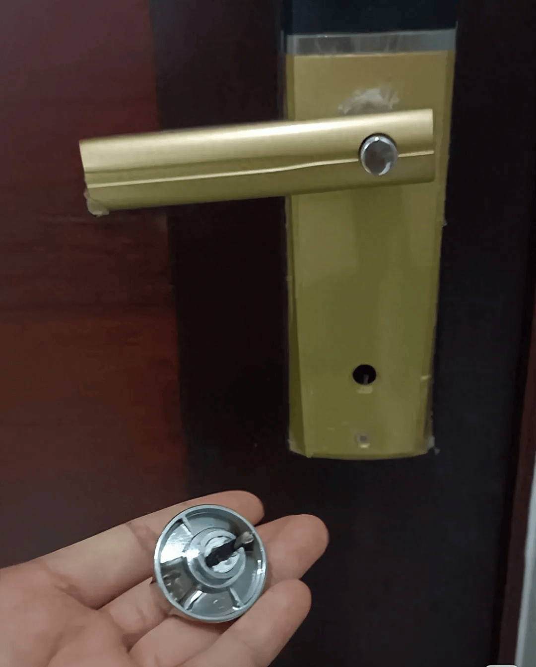 云南3名女生因门锁损坏被困民宿<strong></p>
<p>币安钱包地址</strong>，错过考研最后一科！最新回应