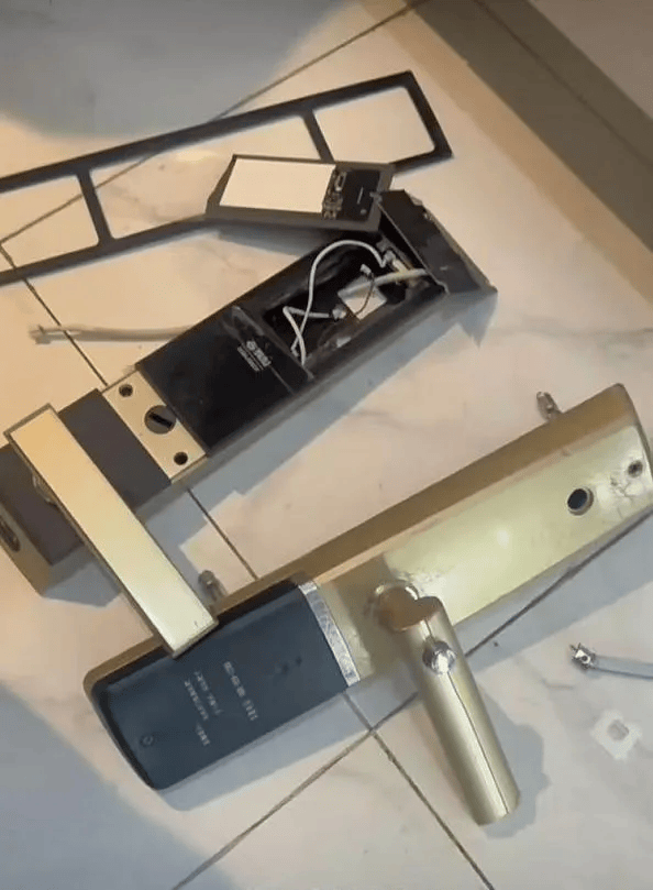 云南3名女生因门锁损坏被困民宿<strong></p>
<p>币安钱包地址</strong>，错过考研最后一科！最新回应