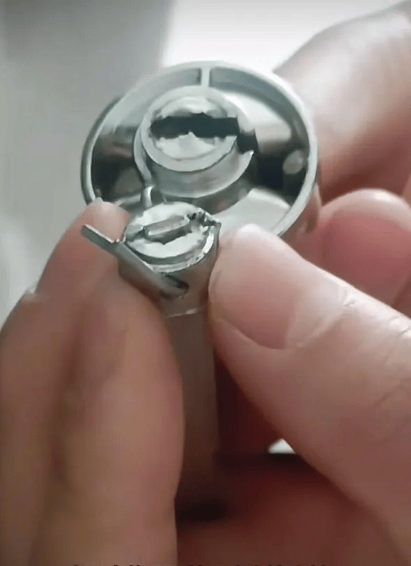 云南3名女生因门锁损坏被困民宿<strong></p>
<p>币安钱包地址</strong>，错过考研最后一科！最新回应