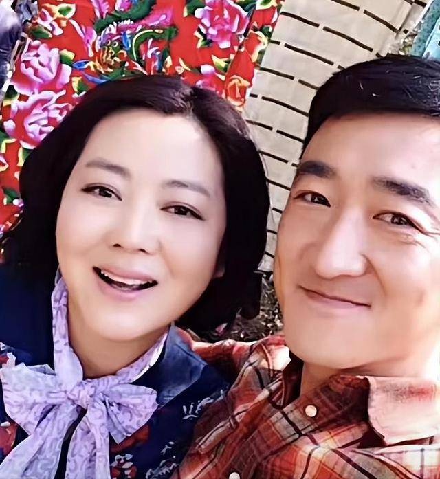 他是知名演员<strong></p>
<p>币安钱包地址</strong>,40岁二胎得女,41岁突然离世将悲痛留给妻子与儿女