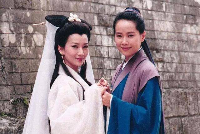 曝61岁叶童香港行生图<strong></p>
<p>币安bts</strong>，身材干瘪脸上画大浓妆，多人追着索要签名