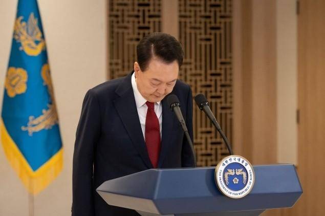 法院下达“最后通牒”<strong></p>
<p>币安官网网址</strong>，连抓人带抄家，尹锡悦还能垂死挣扎一下？