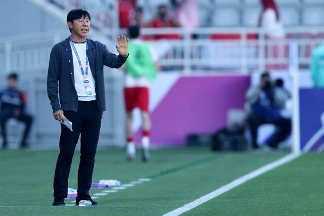 突发！国足世预赛对手主帅下课 未来或选择欧洲新帅